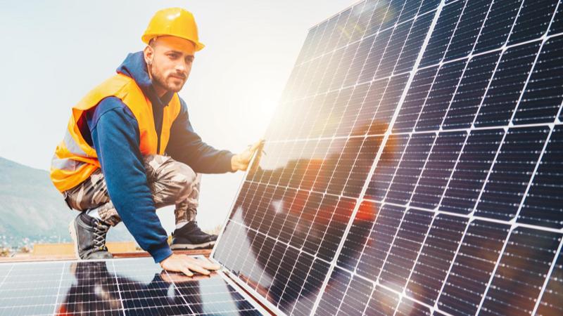 Image d'illustration du métier Technicien de maintenance photovoltaïque